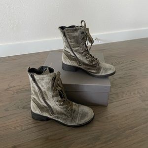 Report Huey Velvet Green Combat Boots